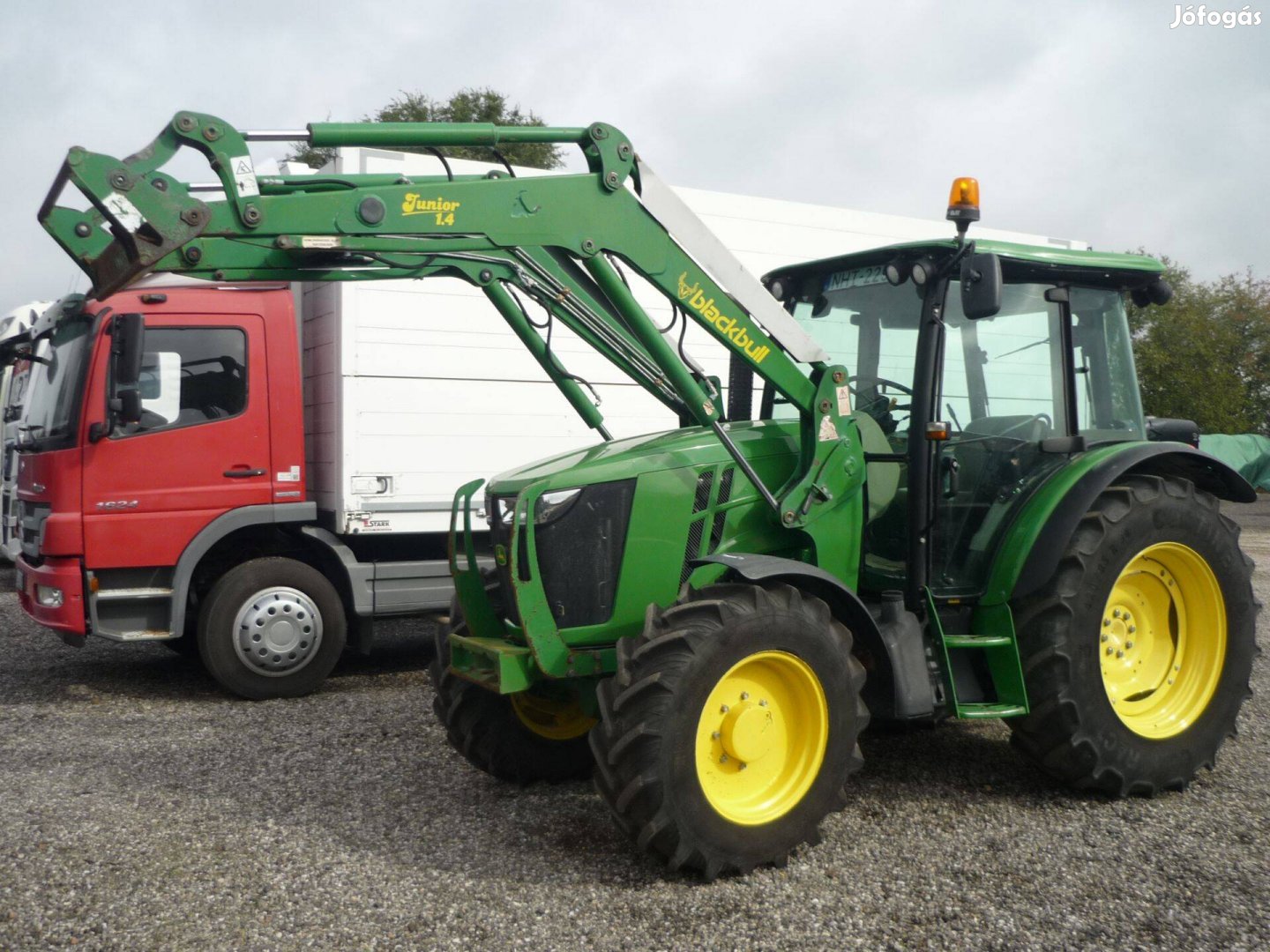 John Deere 5110M