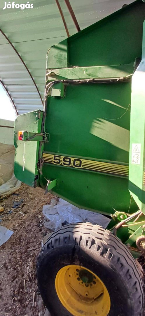 John Deere 590 Bálázó