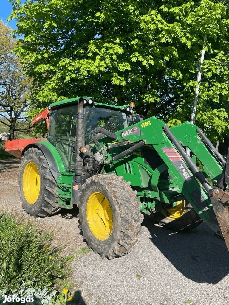 John Deere 6115 R traktor