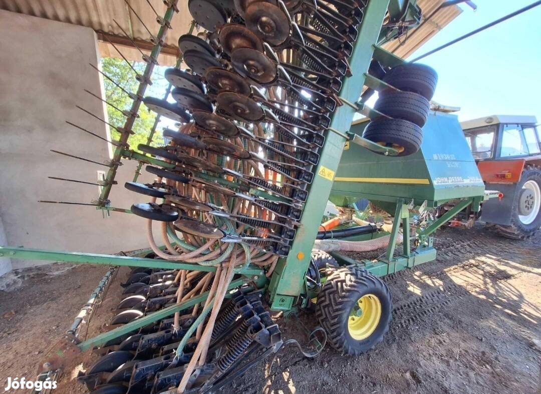 John Deere 740A vetőgép