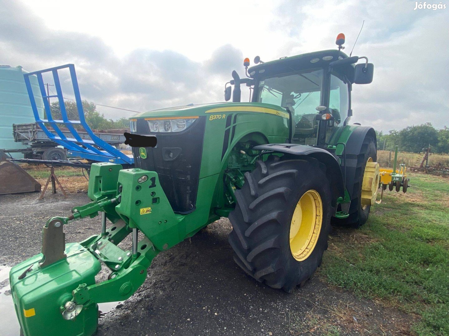 John Deere 8370R traktor kapcsolható ikerkerékkel, ápoló kerekekkel