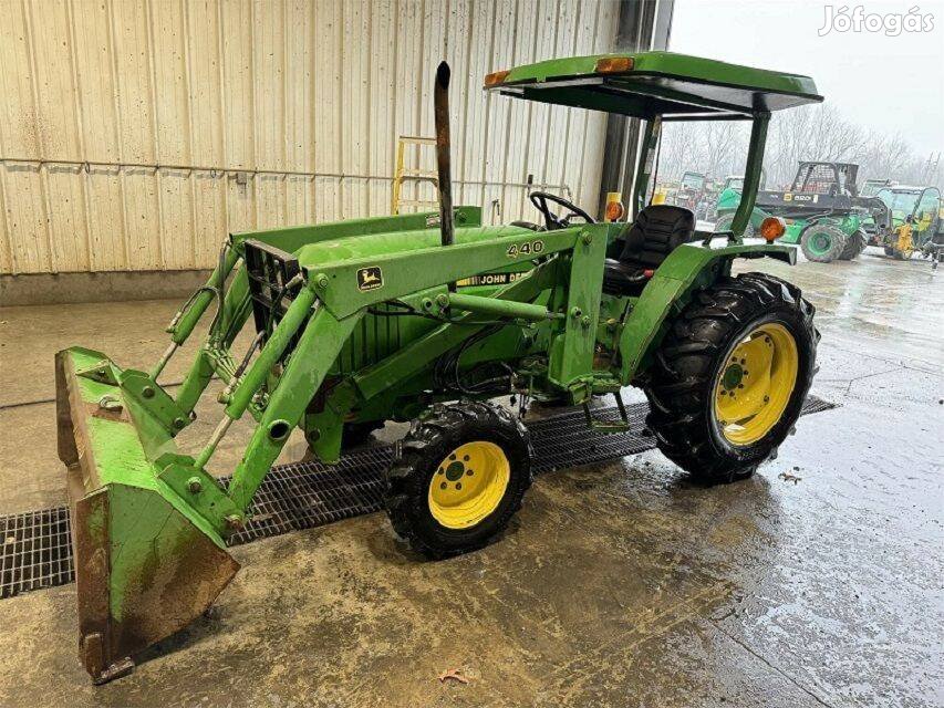 John Deere 870