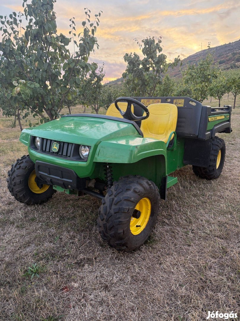 John Deere Gator