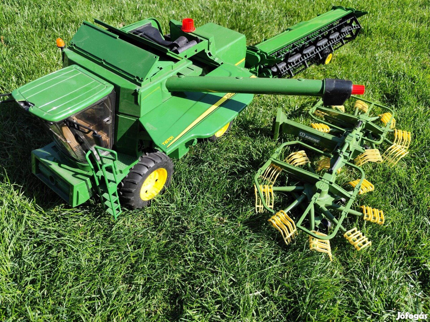 John Deere T670i kombájn makett élethű Felnőtteknek
