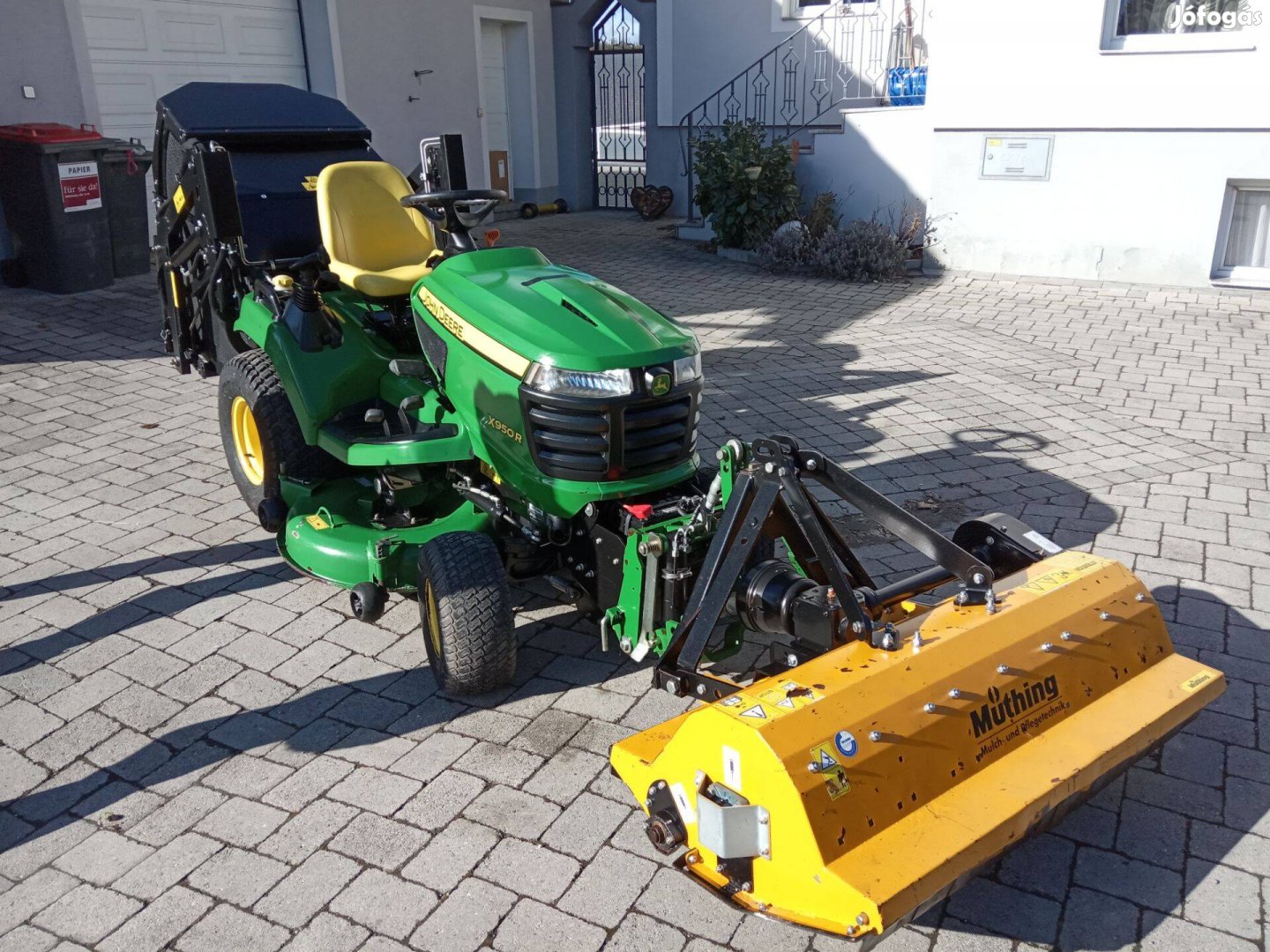 John Deere X950R fűnyíró traktor, fűnyírótraktor, müthing mulcsozó