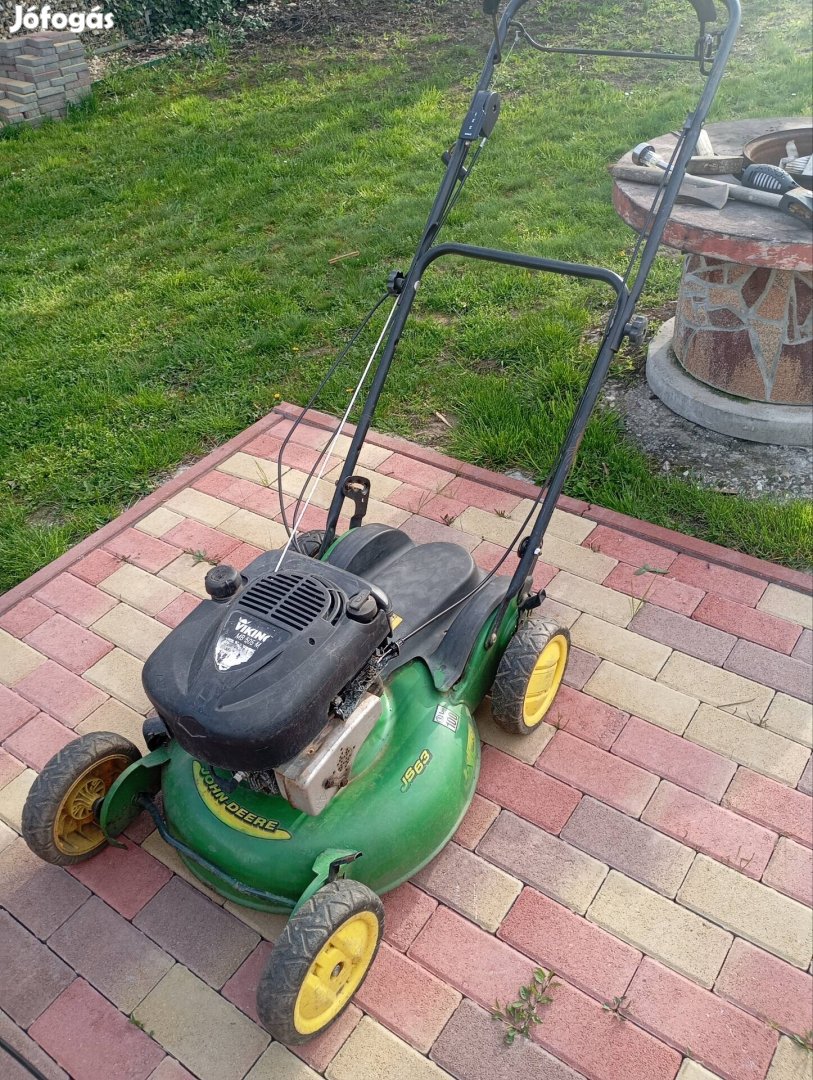John Deere fűnyíró mullcsozos önjárós