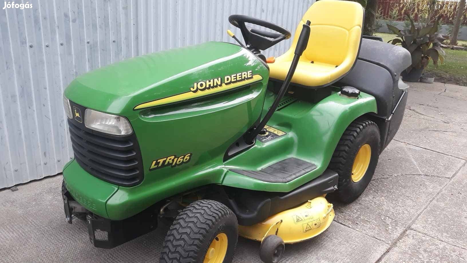 John Deere fűnyíró traktor / fűnyírótraktor