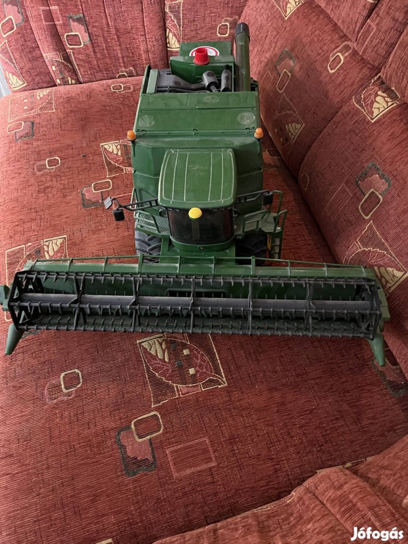 John Deere kombájn makett.