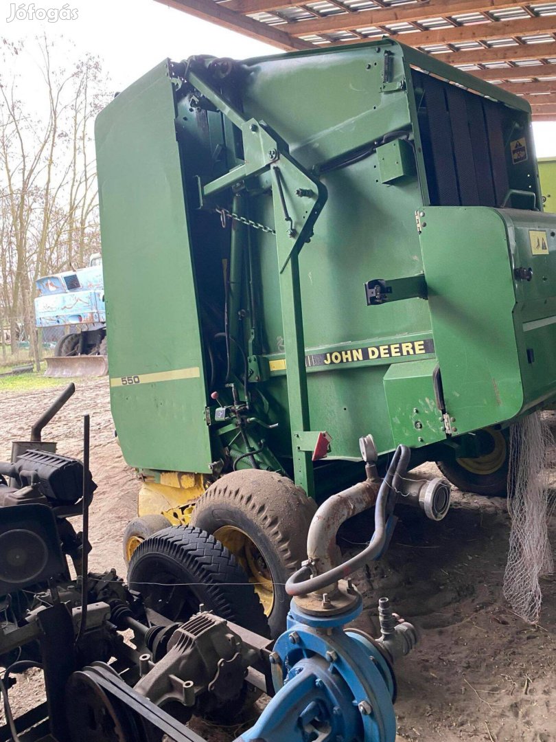 John deere 550-es körbálázó