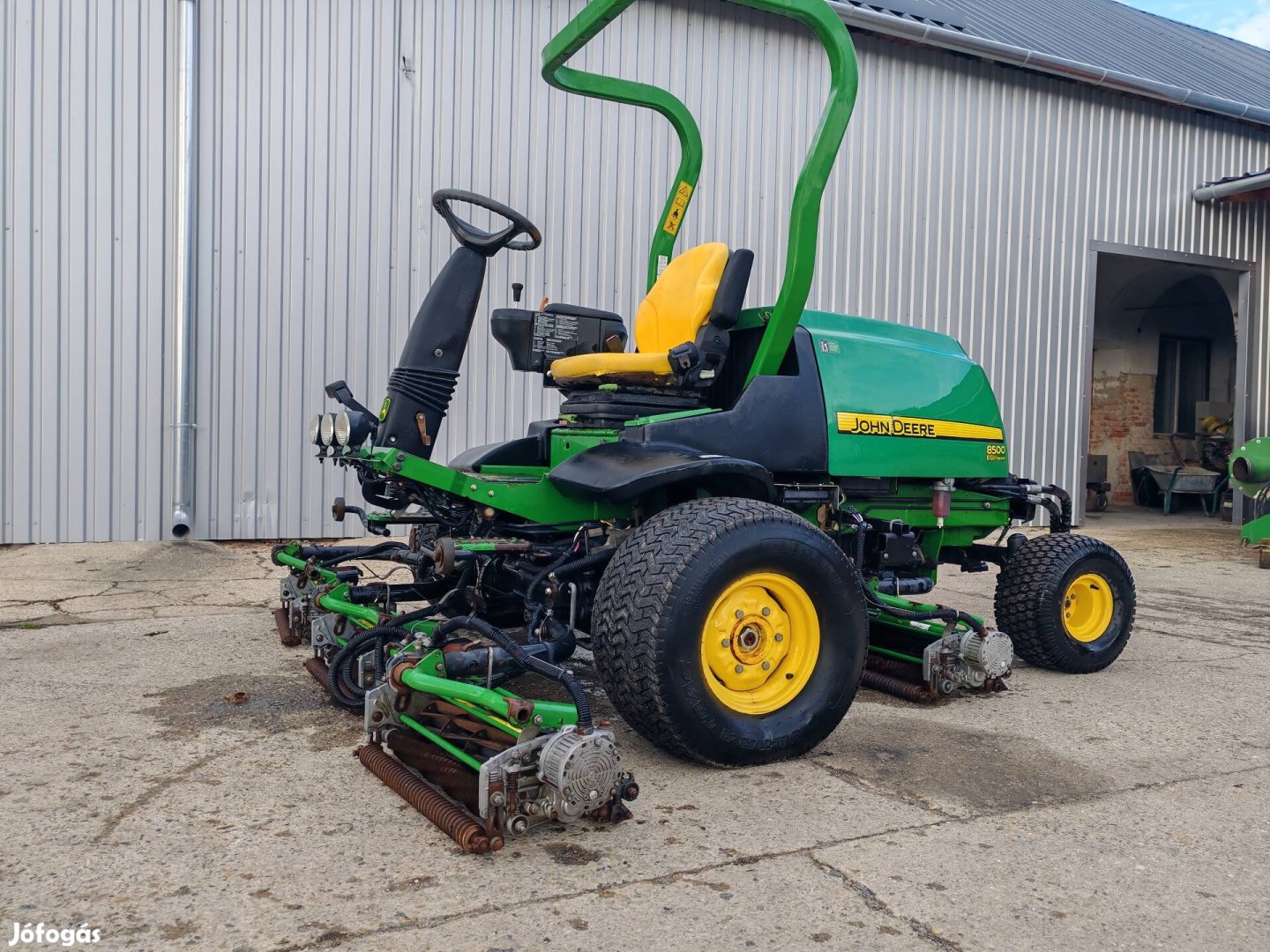 John deere 8500A golfpályanyíró hibrid yanmar diesel