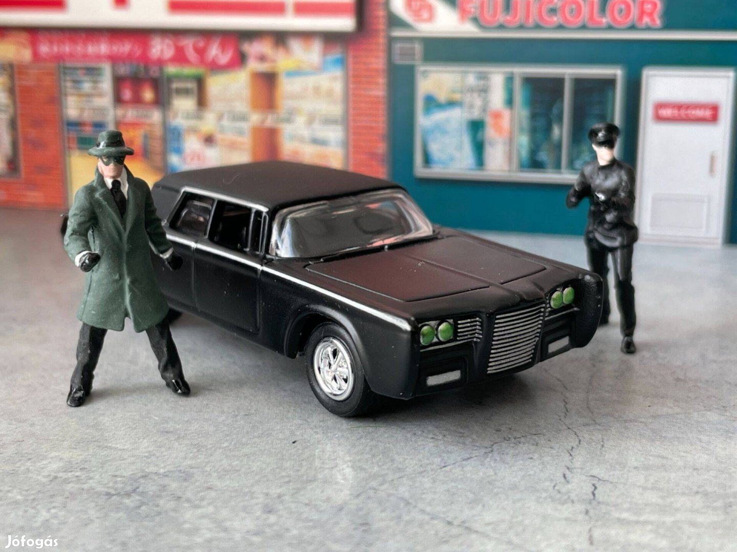 Johnny Lightning Green Hornet modellautó figurákkal, 1:64 méret
