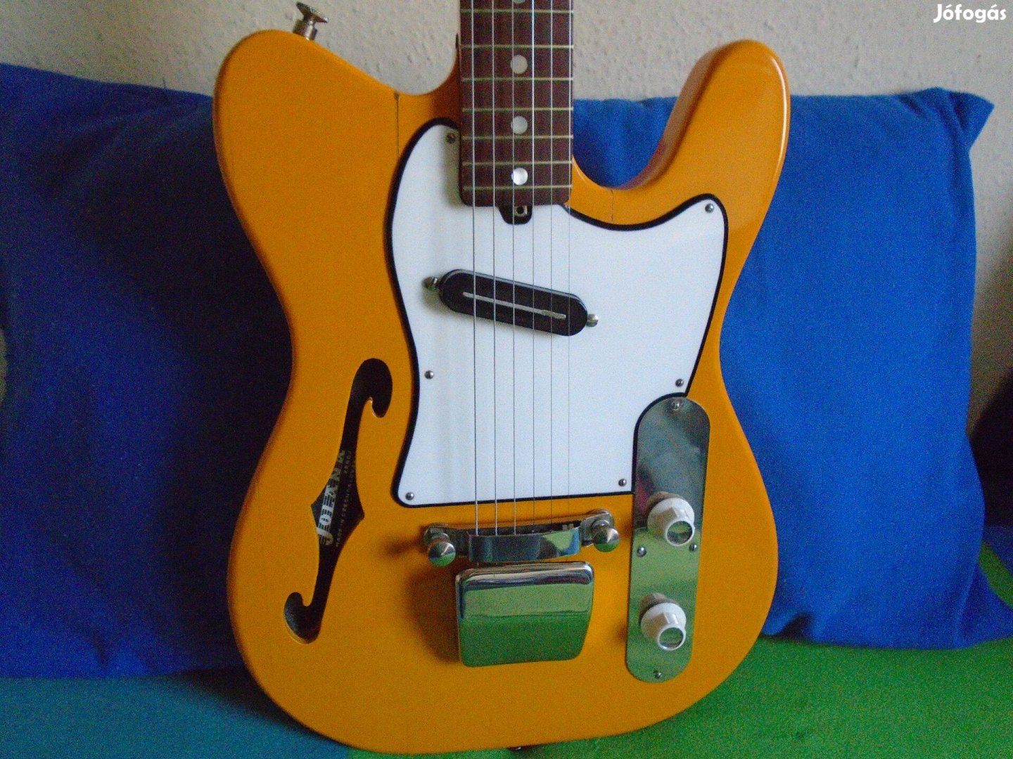 Jolana Vikomt 1973 gitár,gyári állapot