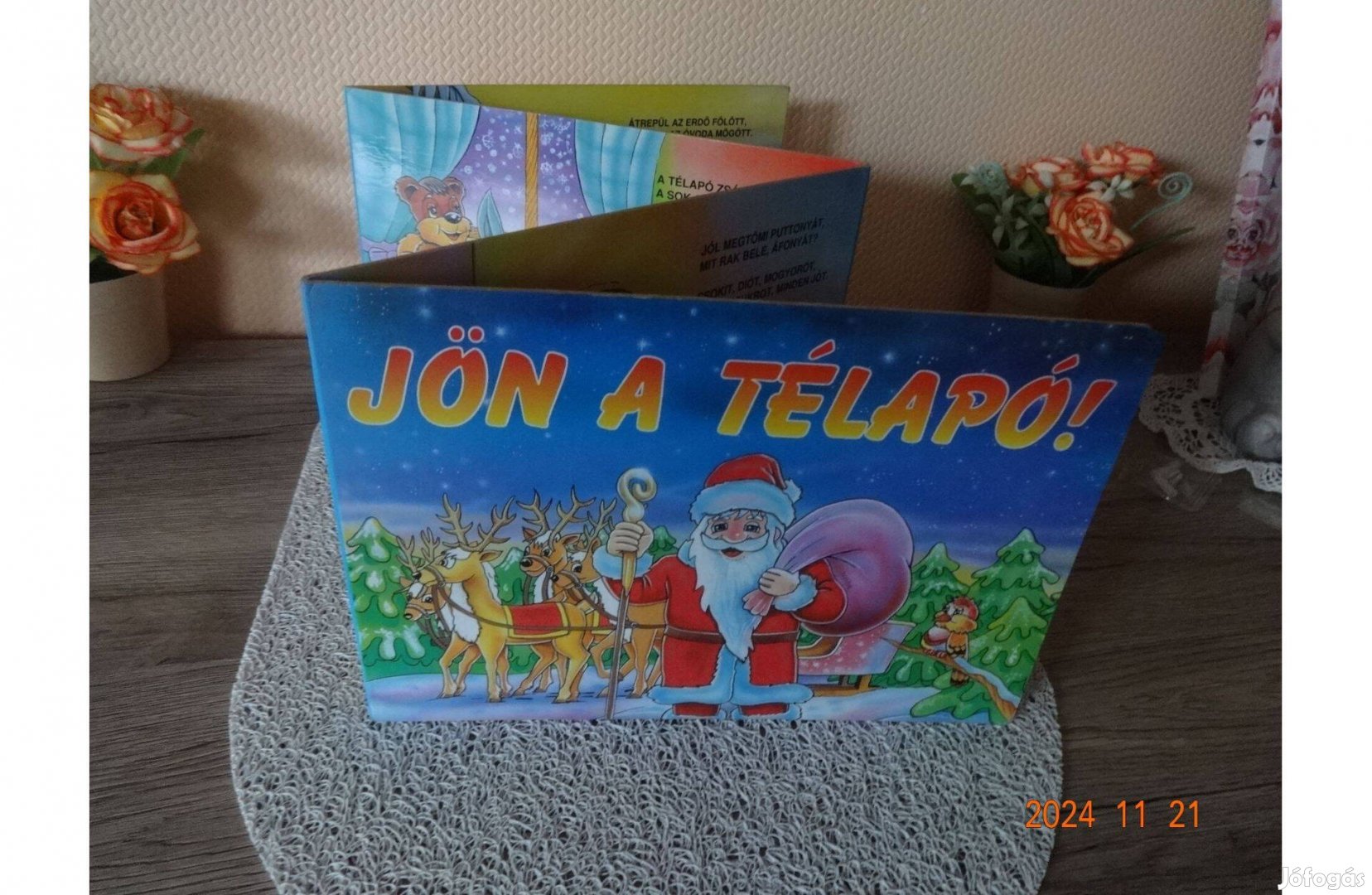 Jön A Télapó - kemény lapos mesekönyv