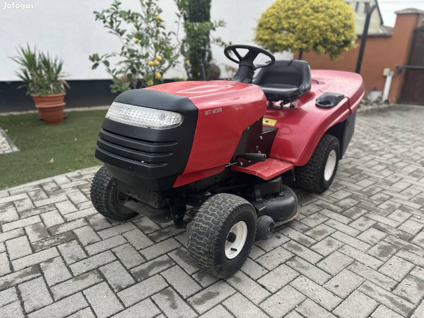 Jonsered MTM300 fűgyüjtős fűnyirótraktor eladó 