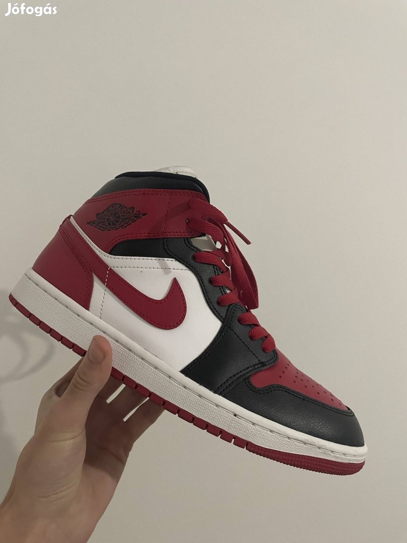 Jordan 1 MID