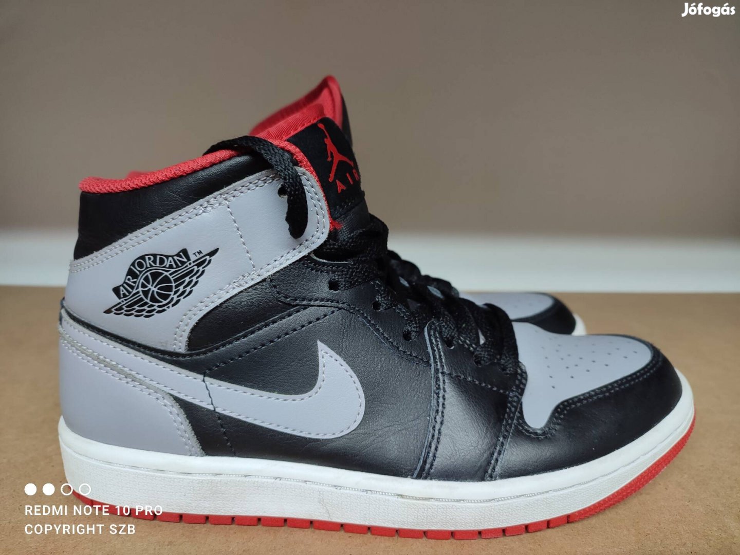 Jordan 1 MID 