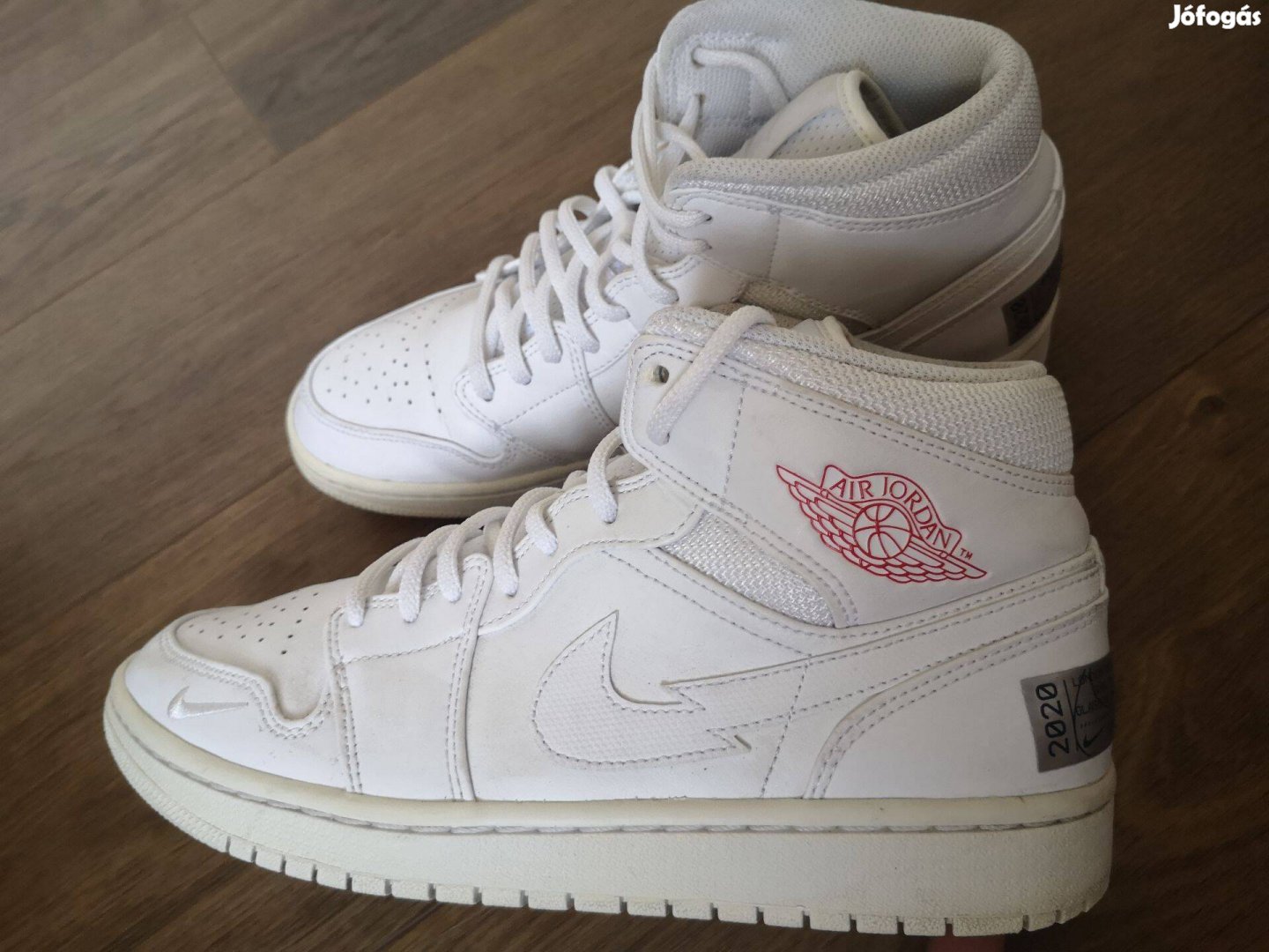 Jordan 1 Mid SE Nike Swoosh On Tour cipő 42 méretű