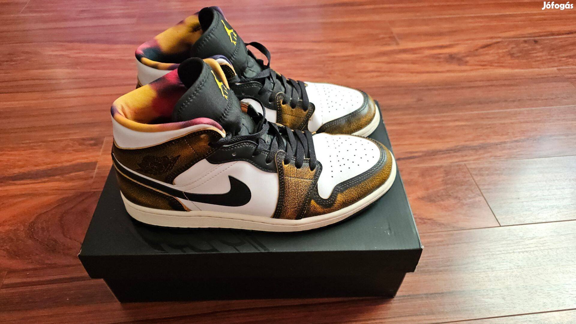 Jordan 1 Mid Wear Away