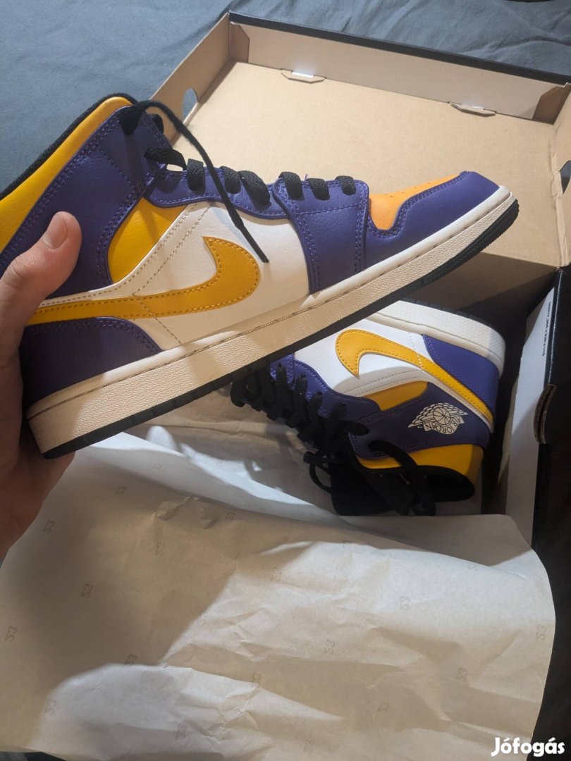 Jordan 1 lakers