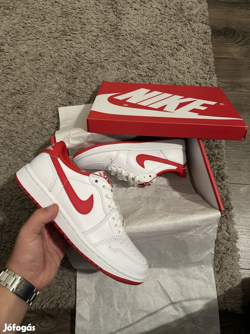 Jordan 1 low university red