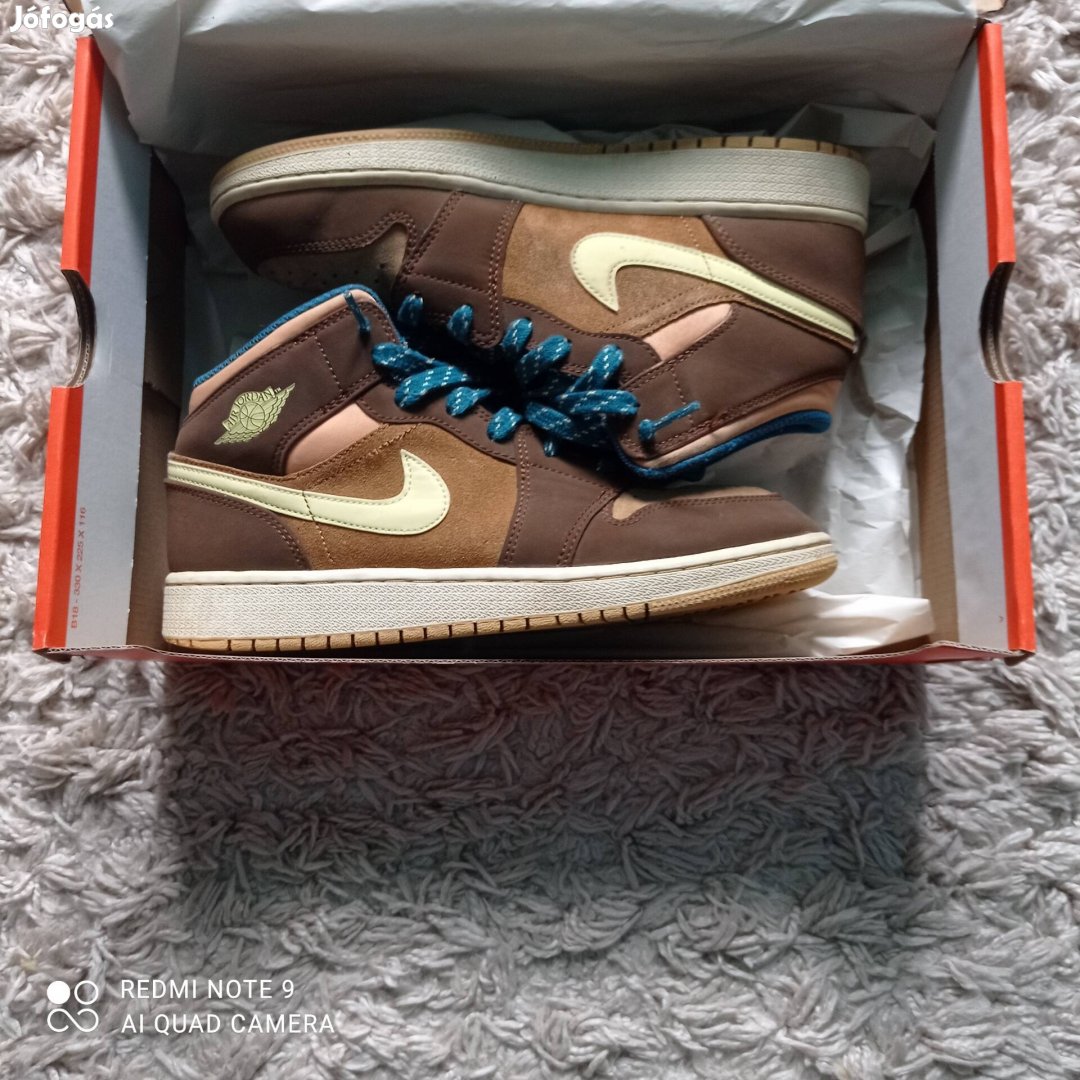 Jordan 1 mid Cacao Wow 