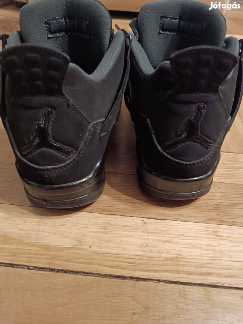 Jordan 4 cipő ( 41-es)