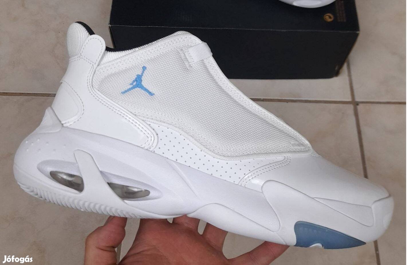 Jordan Max Aura 4 ( 44 - 28cm ) új cipő