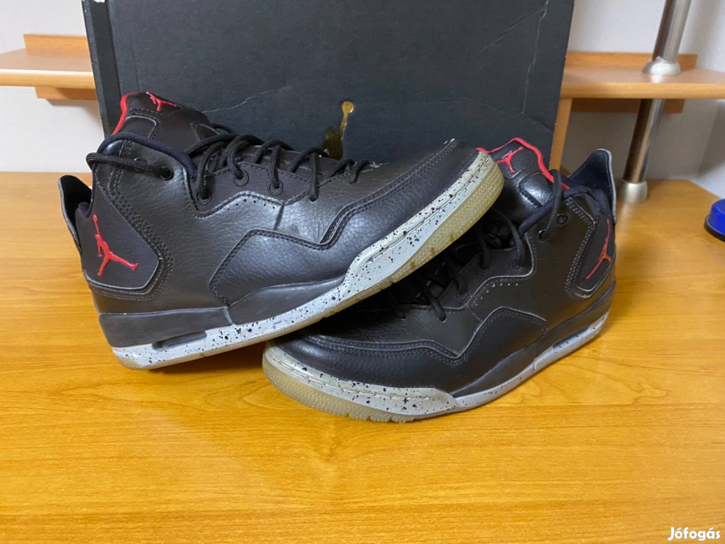 Jordan courtside 23 black Gym red-particle grey noir