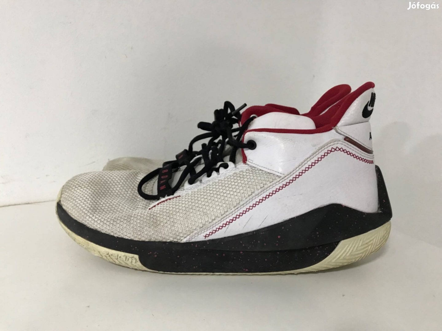 Jordan férfi sport cipő eur46