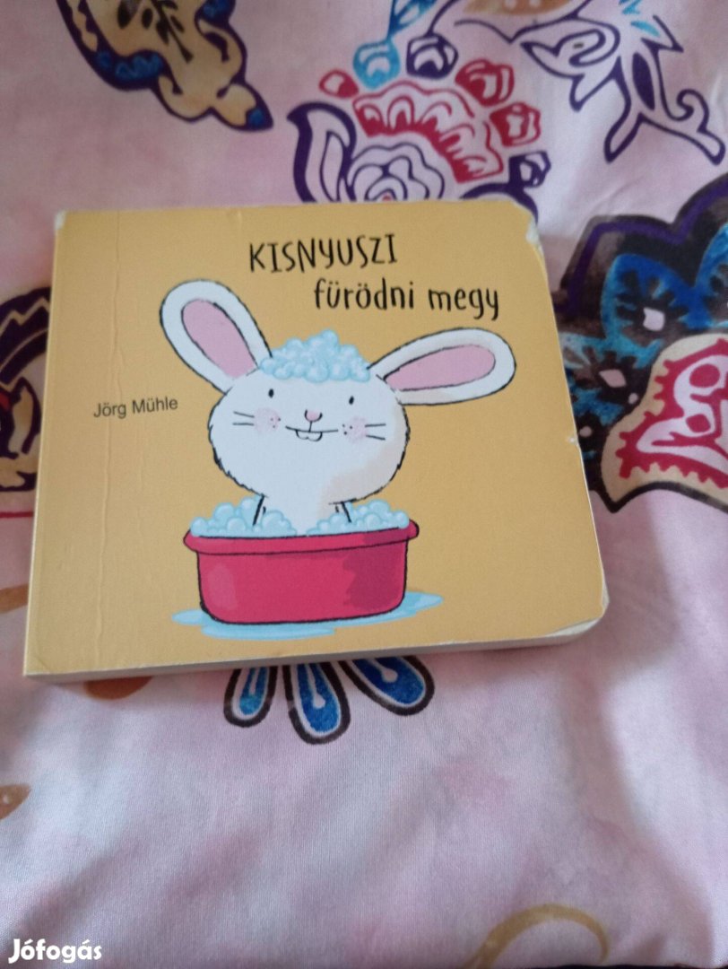 Jörg Mühle: Kisnyuszi fürödni megy (Kisnyuszi 1.)