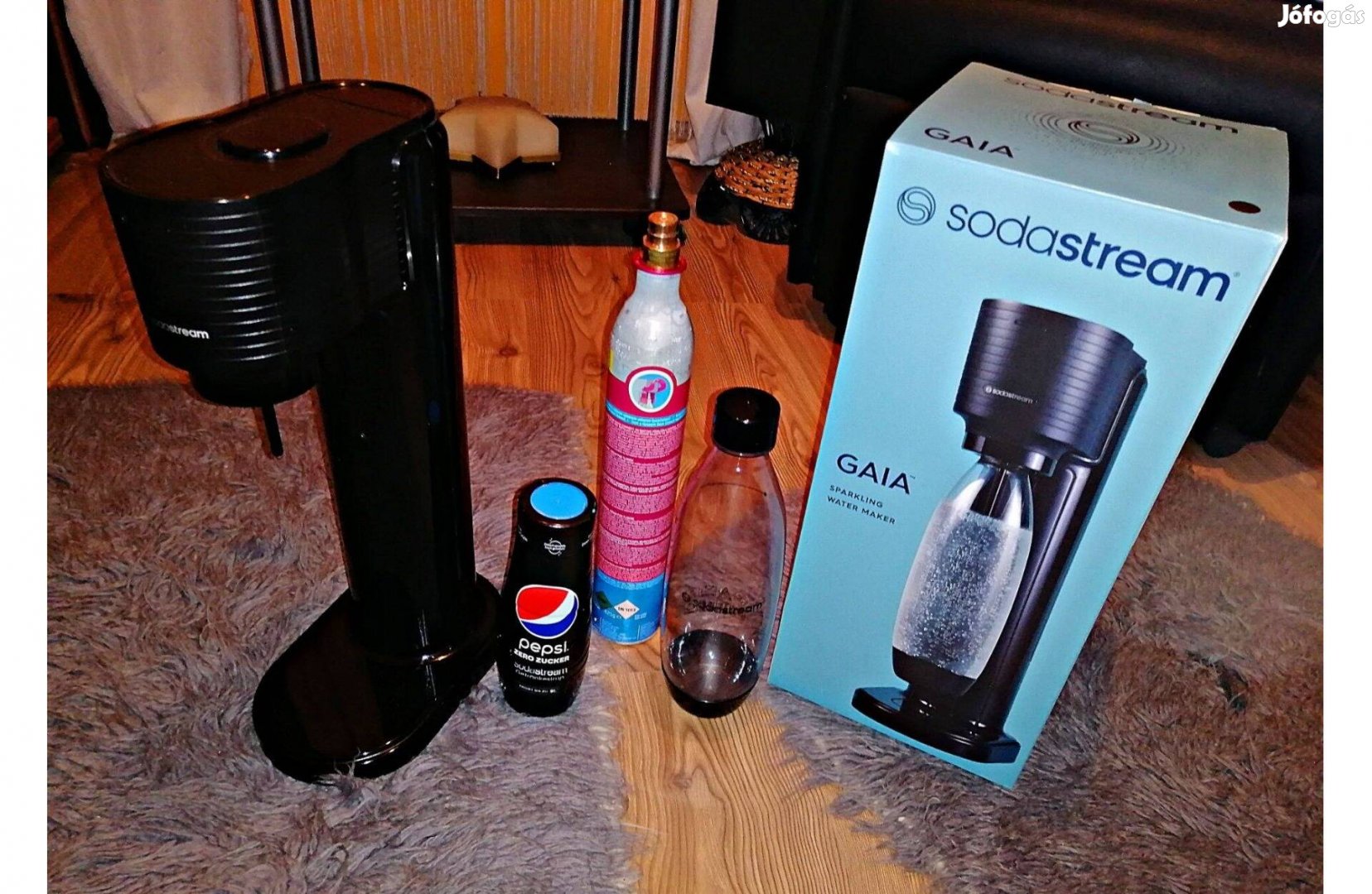 Jótálásos Sodastream szódagép patronnal, papírjaival + ajándékkal