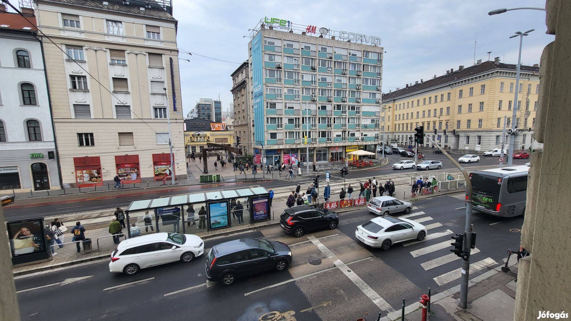 József körúti felújítandó lakás eladó!