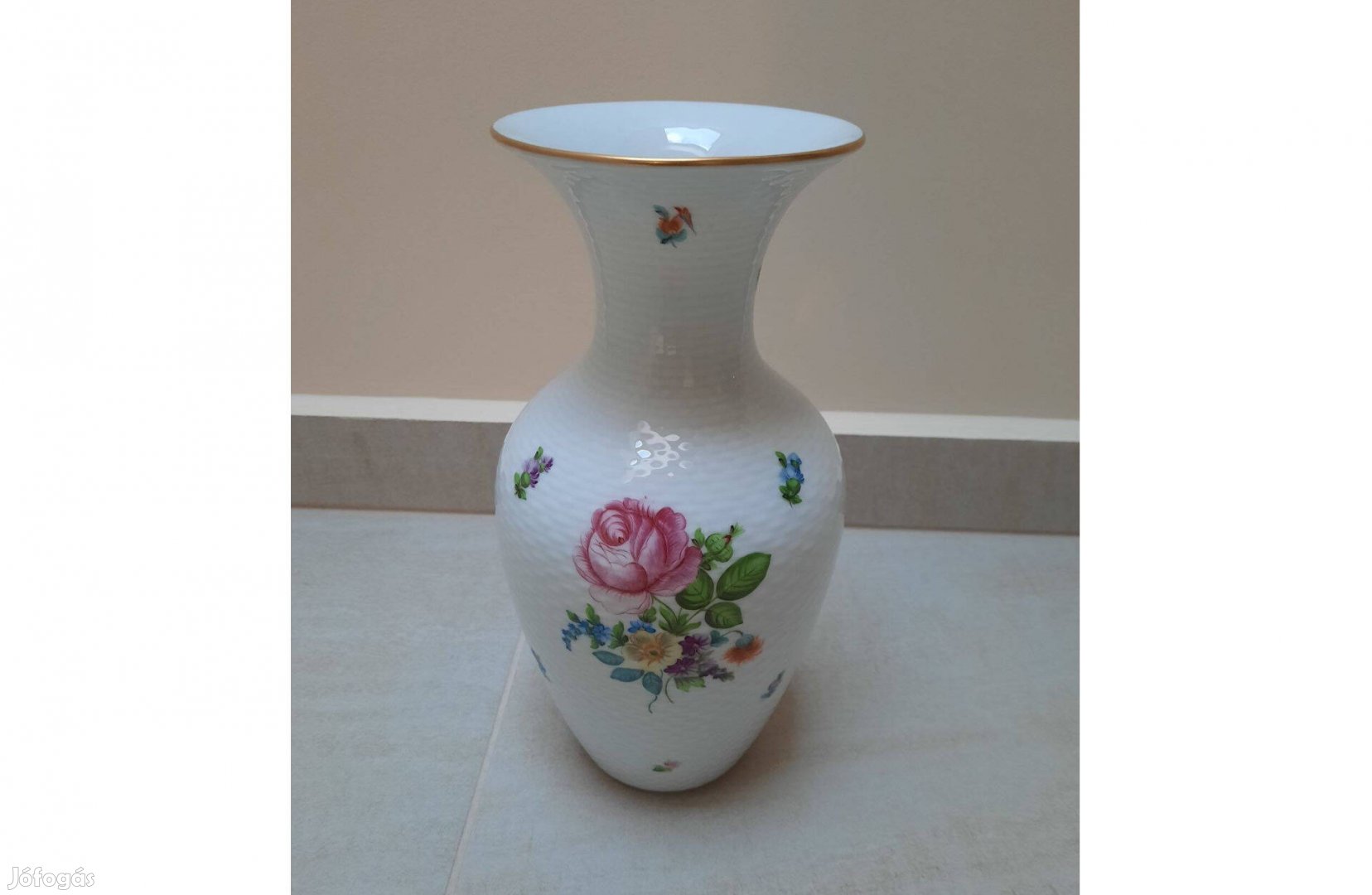 Jubileumi Herendi virágmintás porcelán váza eladó! 25 cm