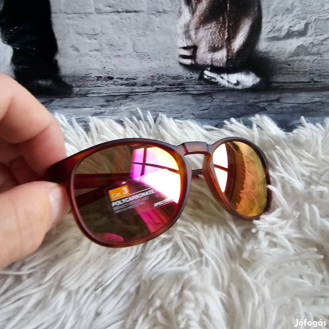 Julbo Fame napszemüveg új 10-15 évesre tok nélkül