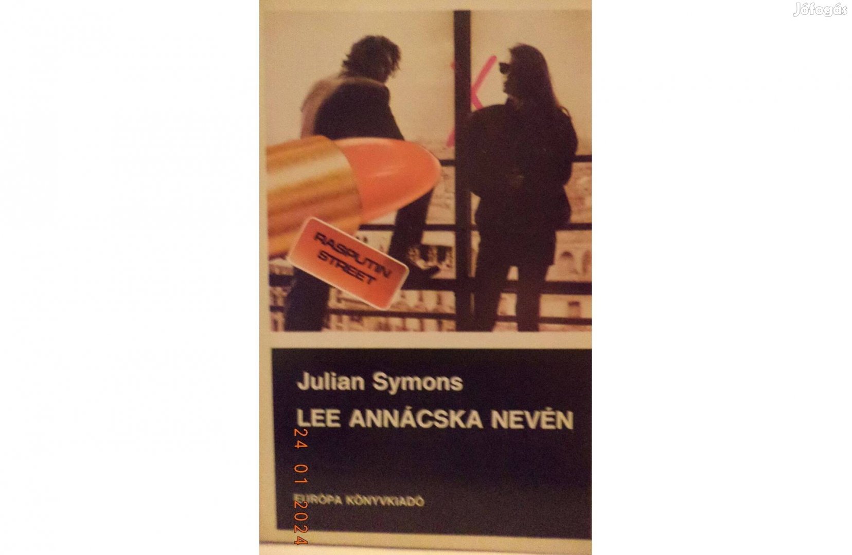 Julian Symons: Lee Annácska nevén