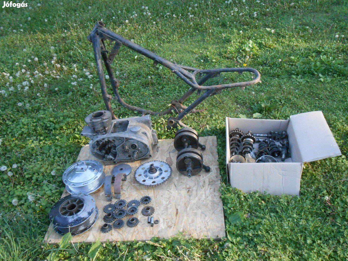 Junak 350cm3-es,ritka Lengyel mkp. alkatrészek,csak egyben