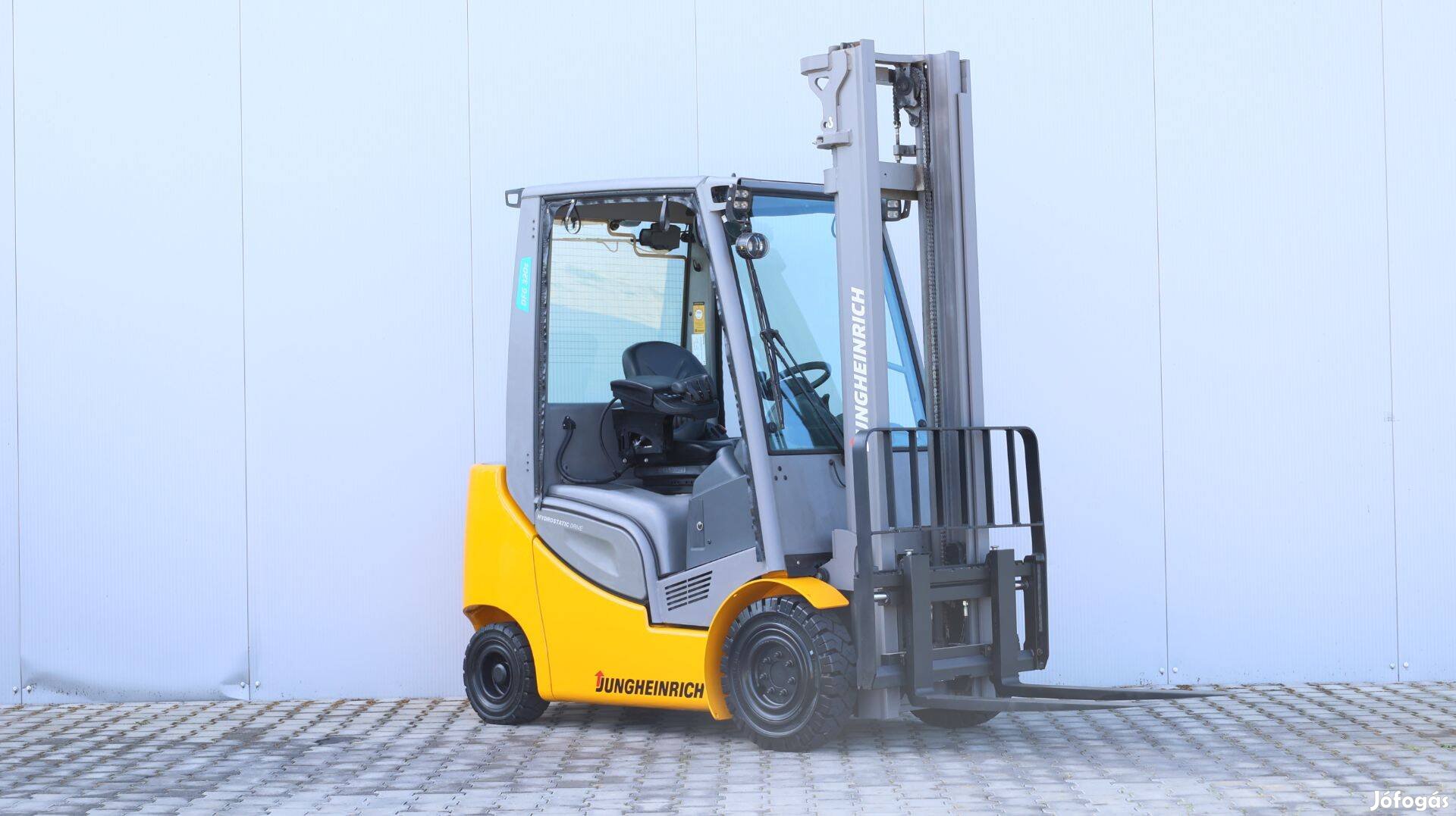 Jungheinrich DFG 320s 2 tonnás dízel targonca