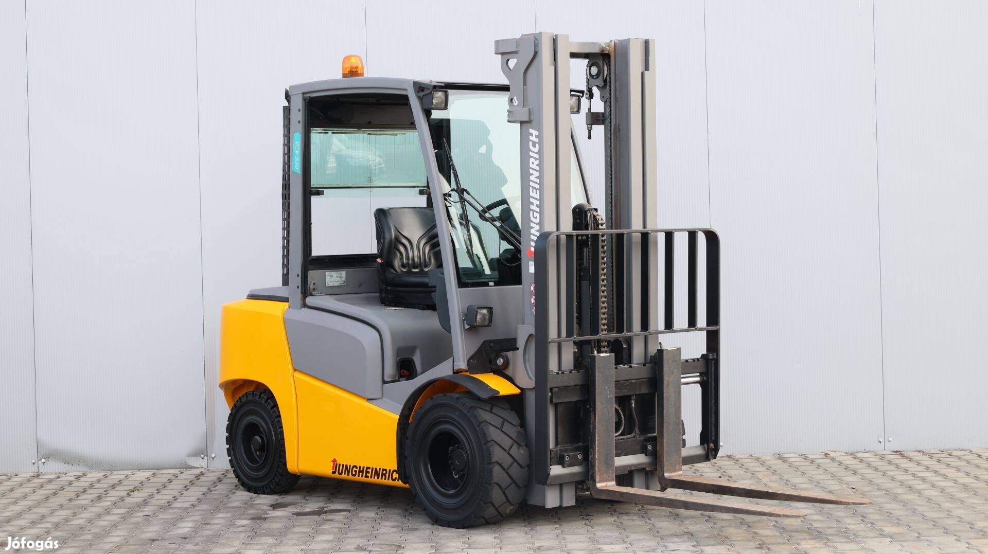 Jungheinrich DFG 430 3 tonnás dízel targonca