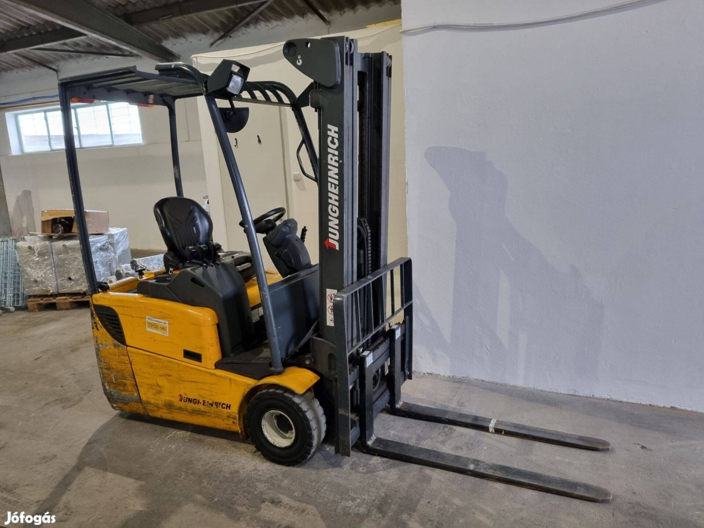 Jungheinrich EFG115 háromkerekű elektromos targonca, 1,5T raklapemelő