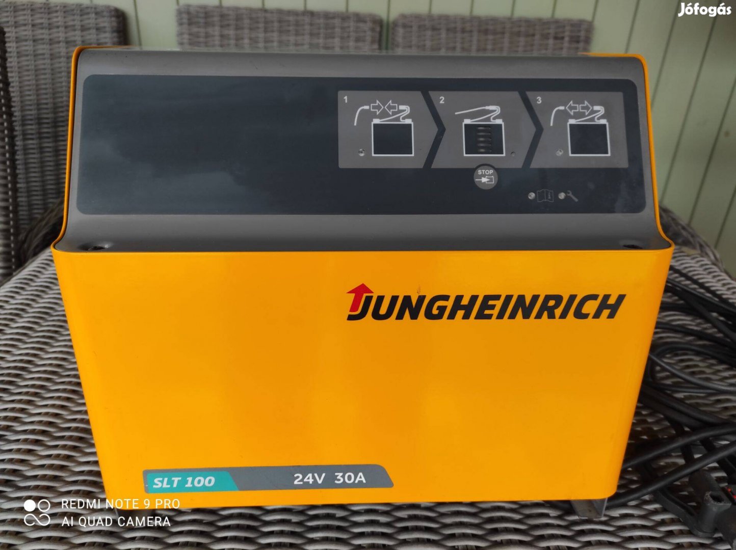 Jungheinrich, 24V 30A akkumulátortöltő, akkumulátor töltő