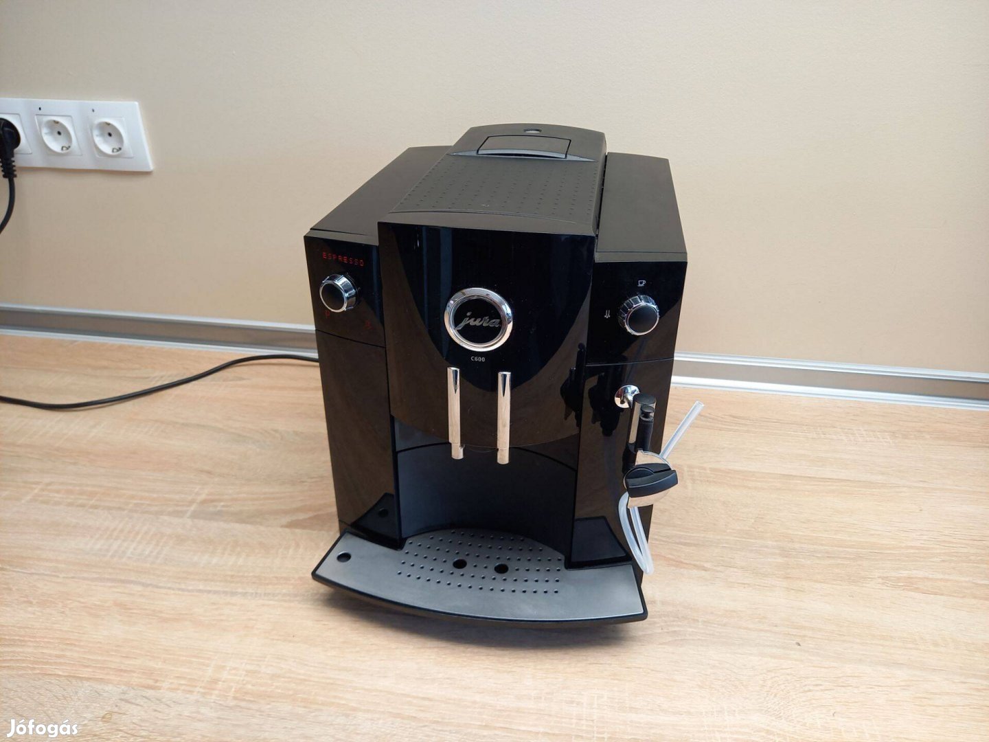 Jura C600 kávéautomata capucchino fejjel