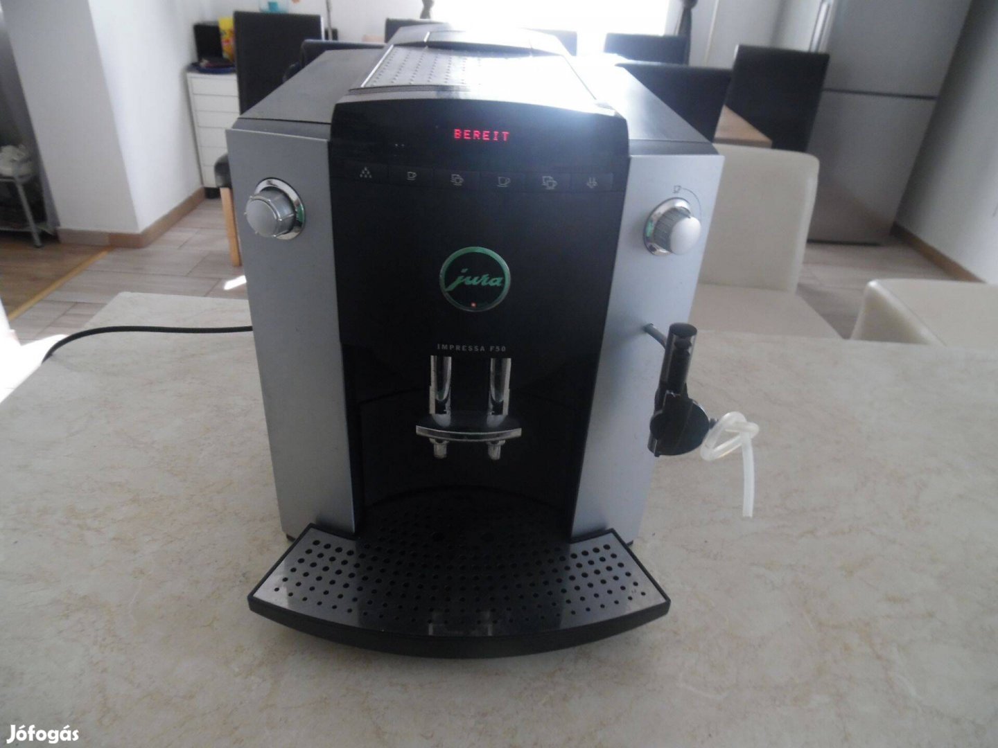 Jura F50 2. generacios kávégép kávéfözö profi cappuccino fejjel