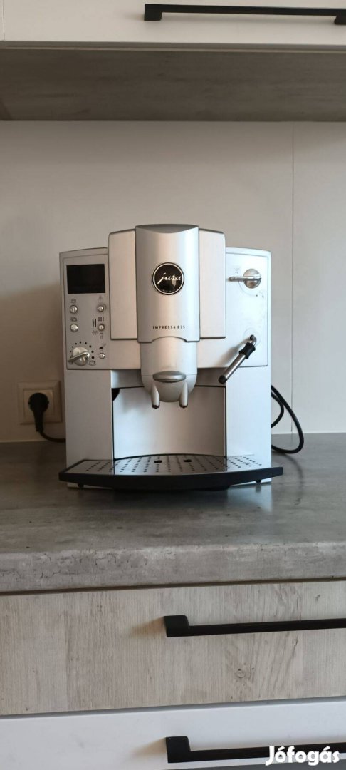 Jura Impressa E75 típusú használt automata kávégép eladó