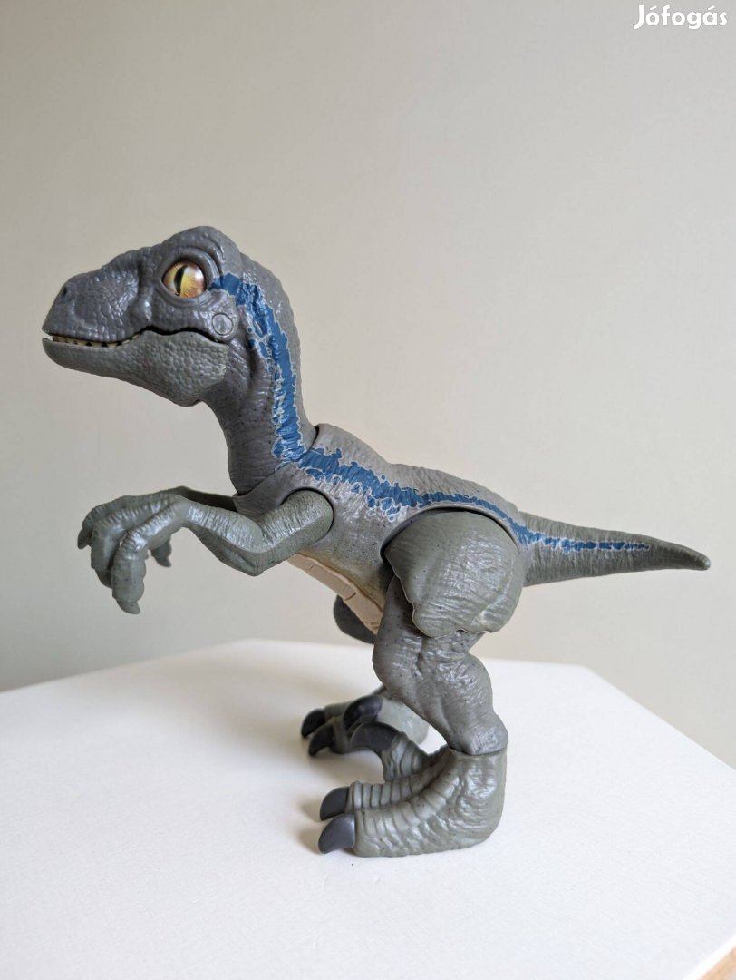 Jurassic World Baby Blue Velociraptor dinó