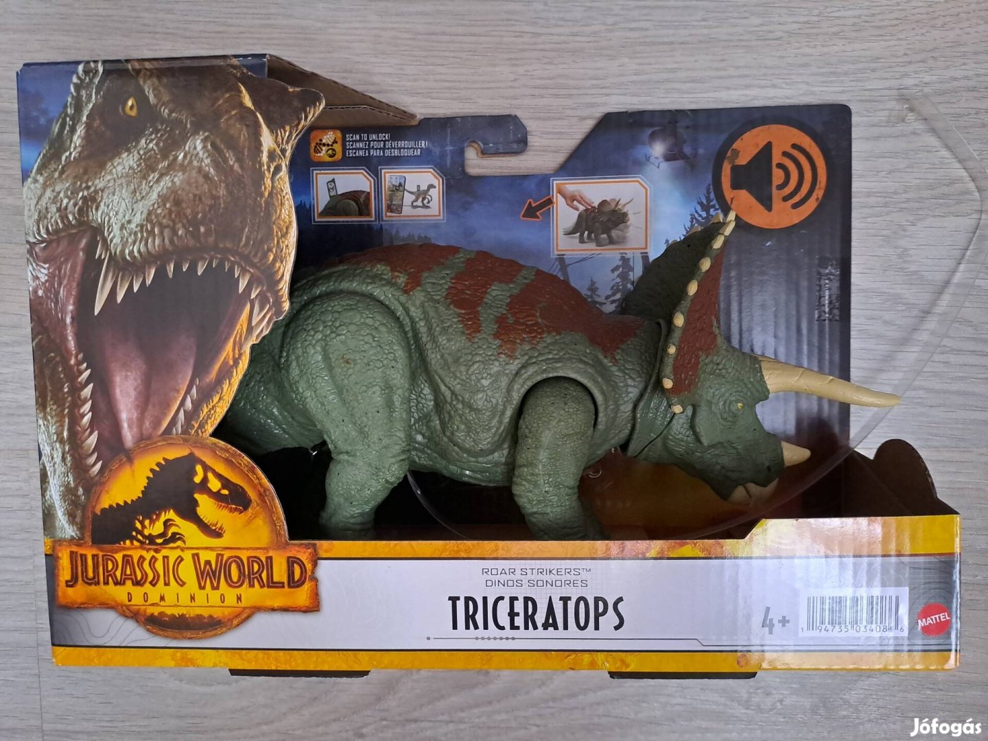 Jurassic World Triceratops "Roar Strikers"