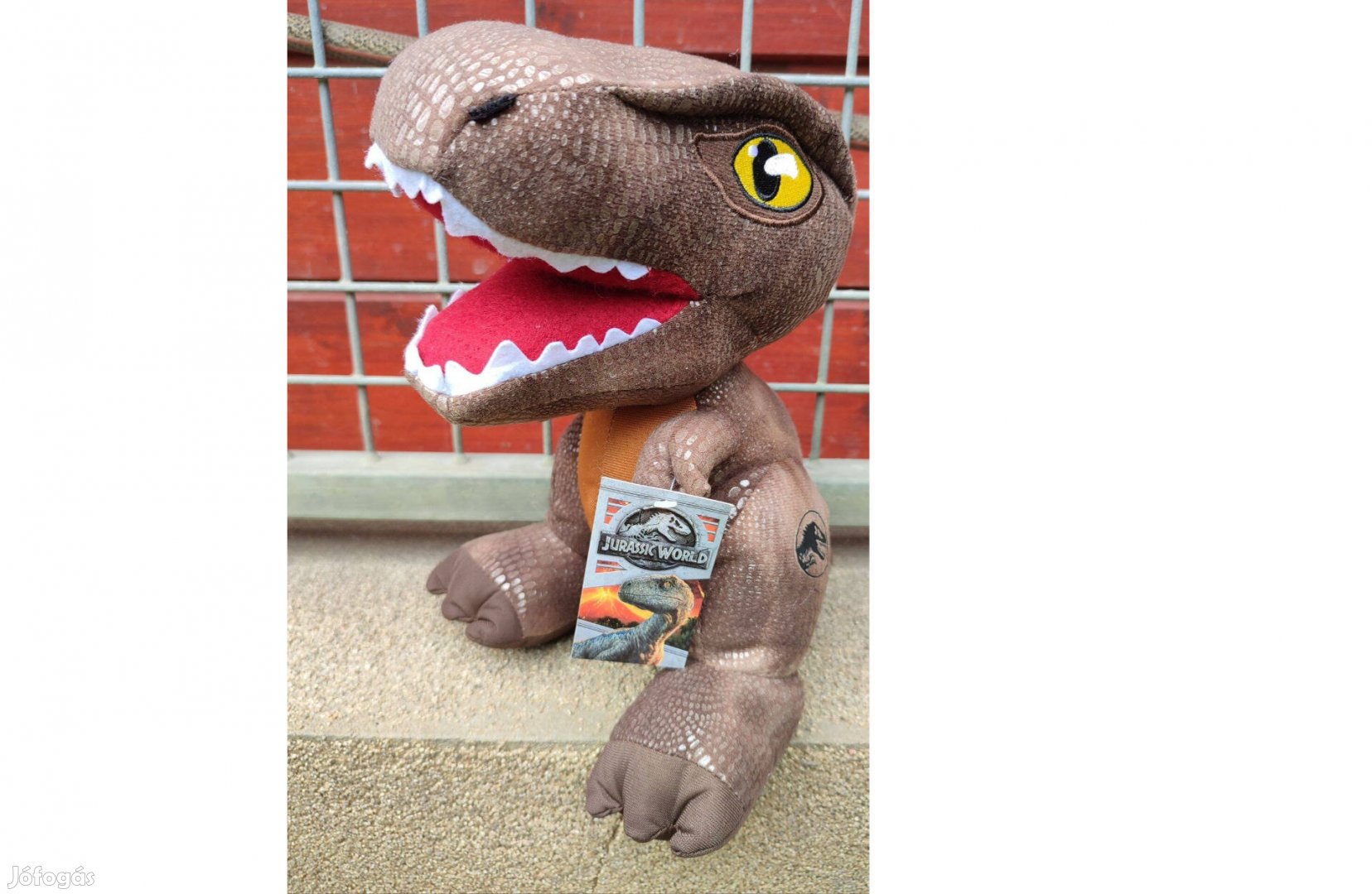 Jurassic World -T-Rex új, címkés plüss (28 cm)