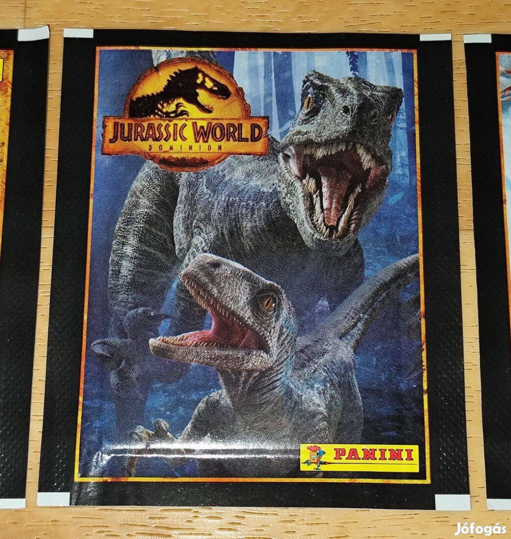 Jurassic World bontatlan matrica csomagok Panini