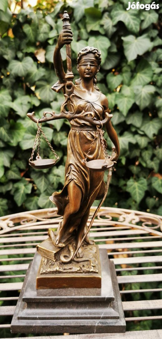 Justitia, az igazság Istennője - bronz szobor