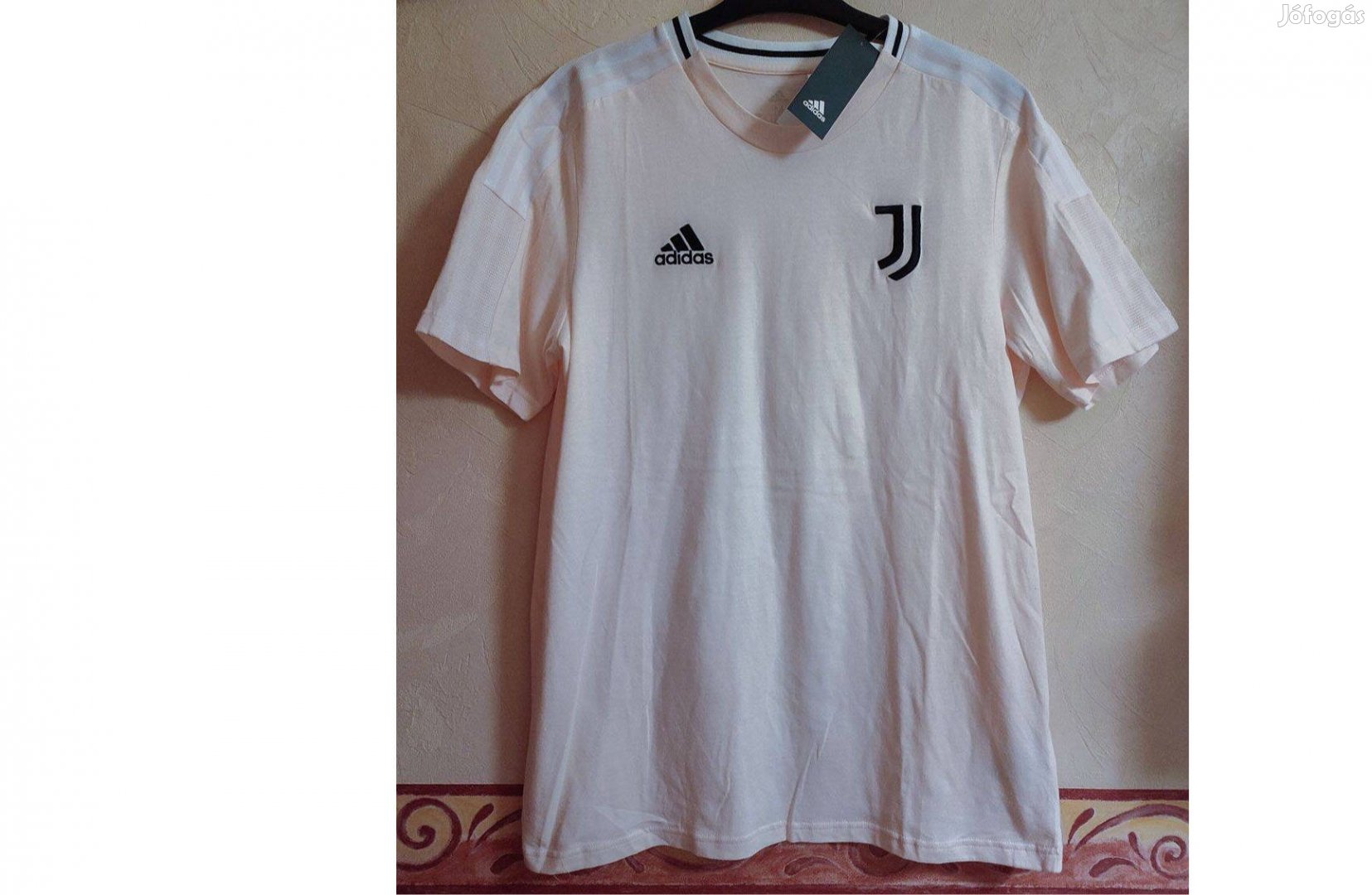 Juventus eredeti adidas barack színű póló (M-es)