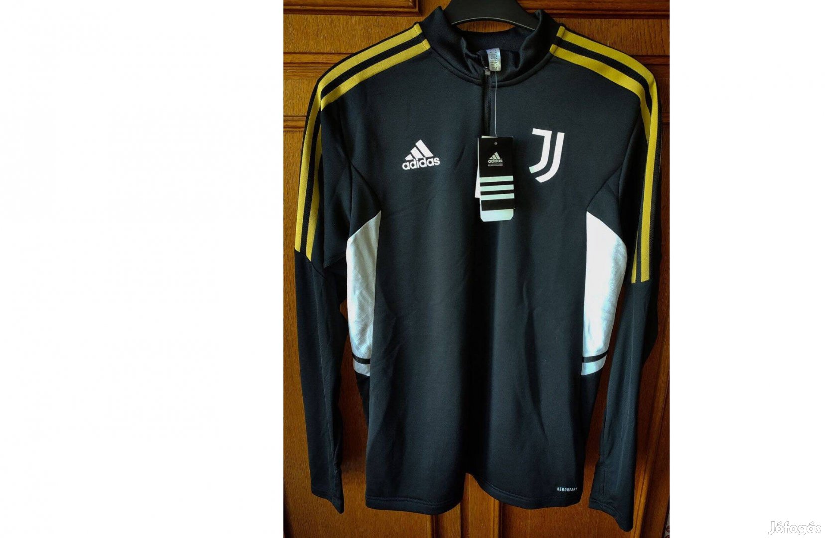 Juventus eredeti adidas fekete arany fehér cipzáras nyakú felső (M-es)